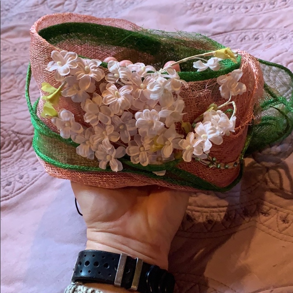 Handmade fascinator (derby or other event)